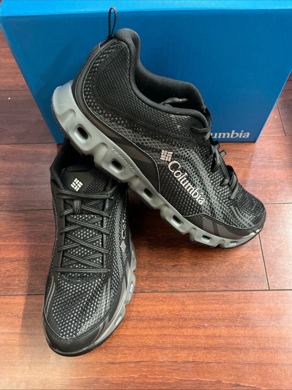 Mens 11 Columbia Rivers Edge Water Shoe Black Sneaker Hiking Trail Camp Mesh New